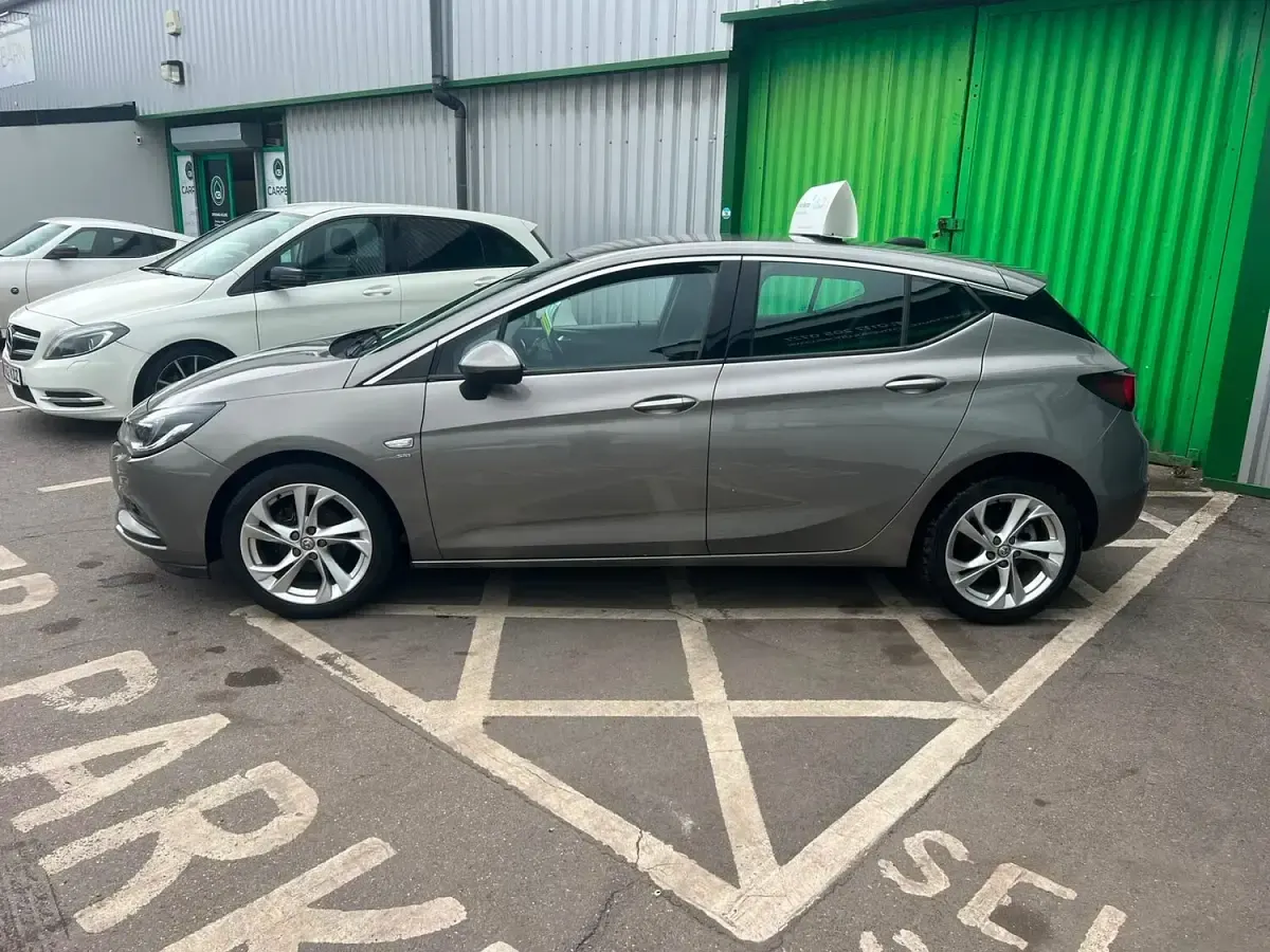 Used Vauxhall Astra SRi 150 HP (110 kW) 2017 Grey Hatchback