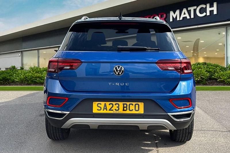 Usado VW T-Roc Style 150 HP (110 kW) 2023 Azul SUV