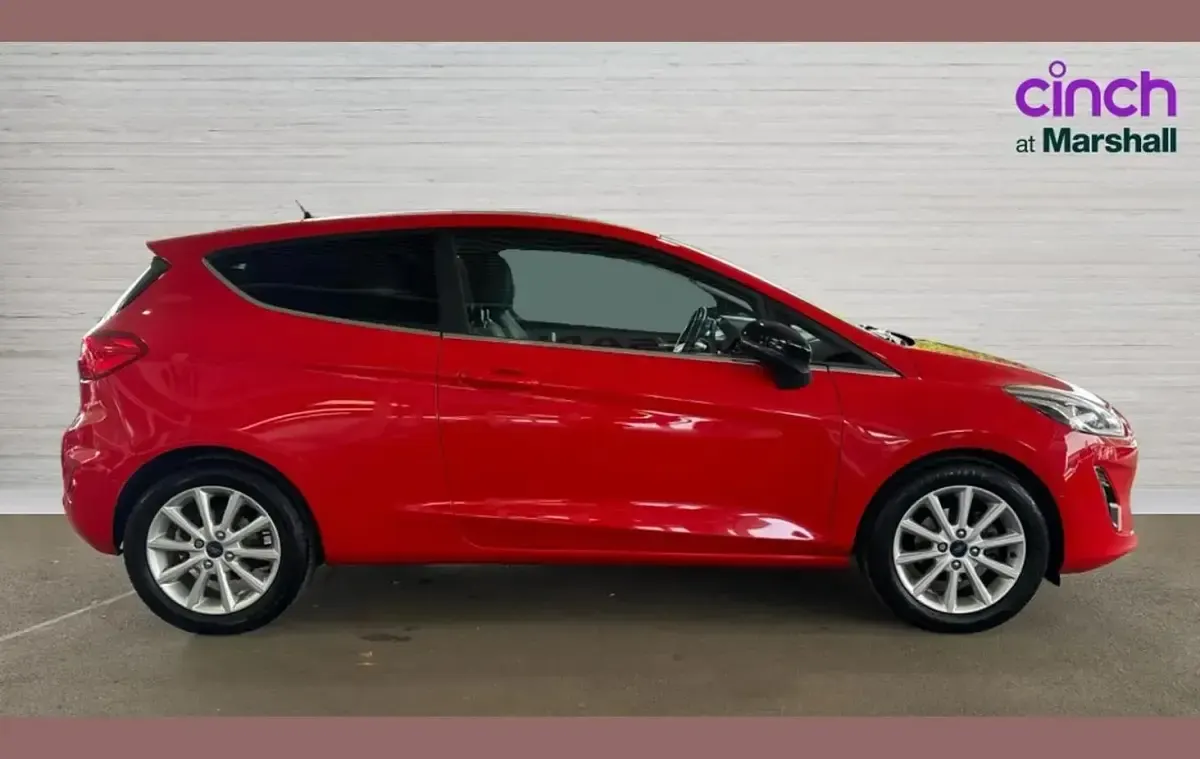 Used Ford Fiesta Titanium 121 HP (88 kW) 2017 Red Hatchback
