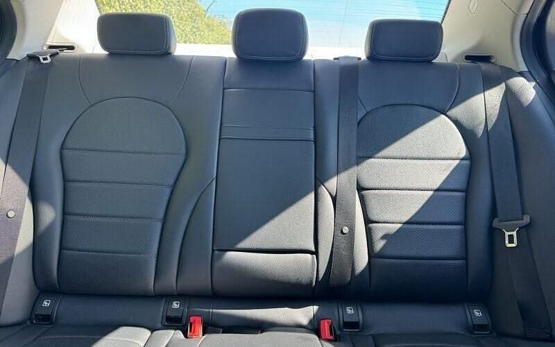 Usado Mercedes C220 Premium Plus 170 HP (125 kW) 2018 Preto Sedan