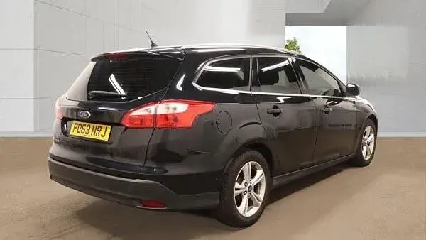 Used Ford Focus Zetec 125 HP (91 kW) 2013 Black Estate