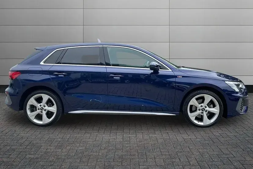 Used Audi A3 Sportback e-tron S-Line 201 HP (147 kW) 2023 Navarra blue Hatchback