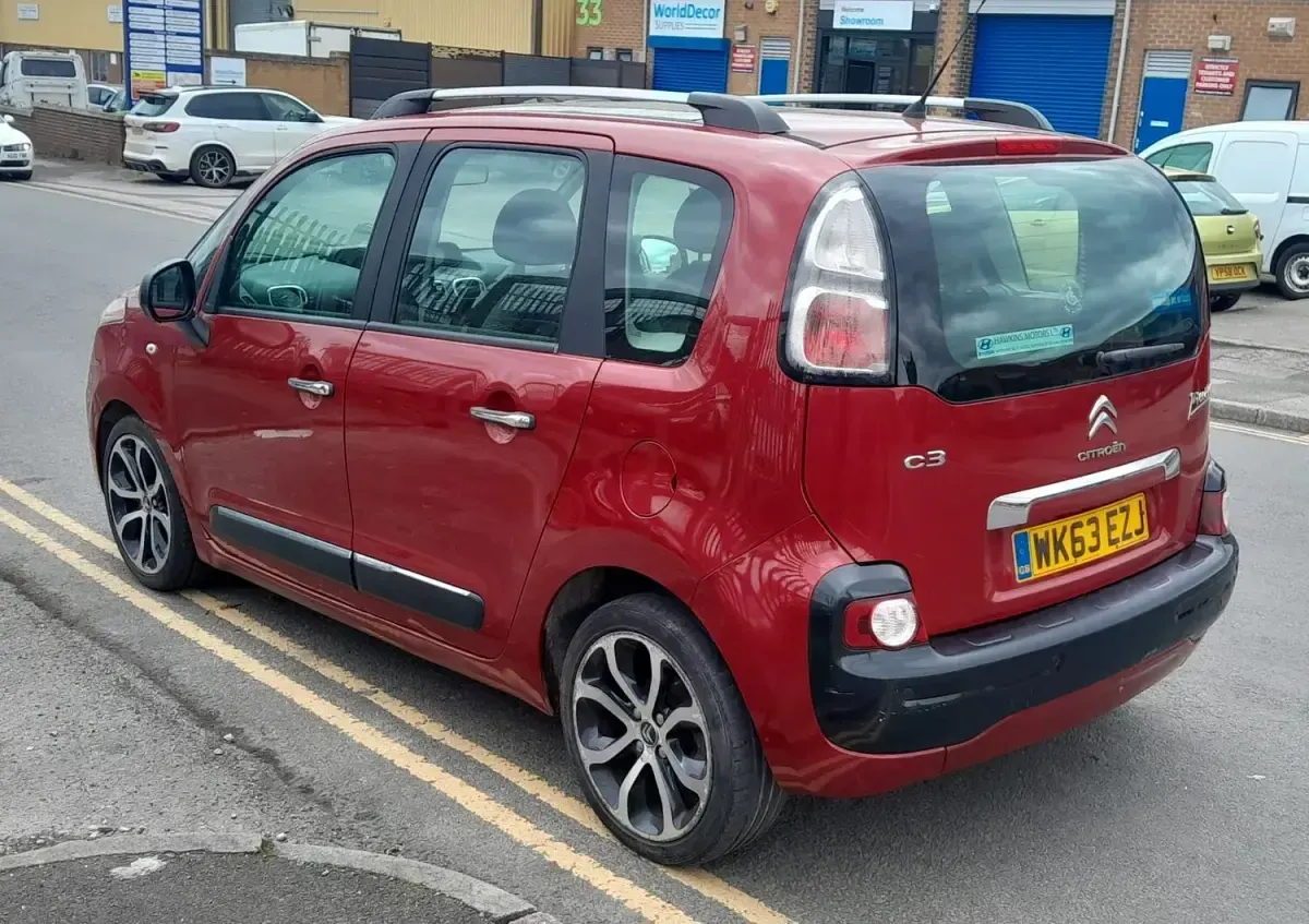 Used Citroën C3 Picasso SELECTION 2013 Red MPV