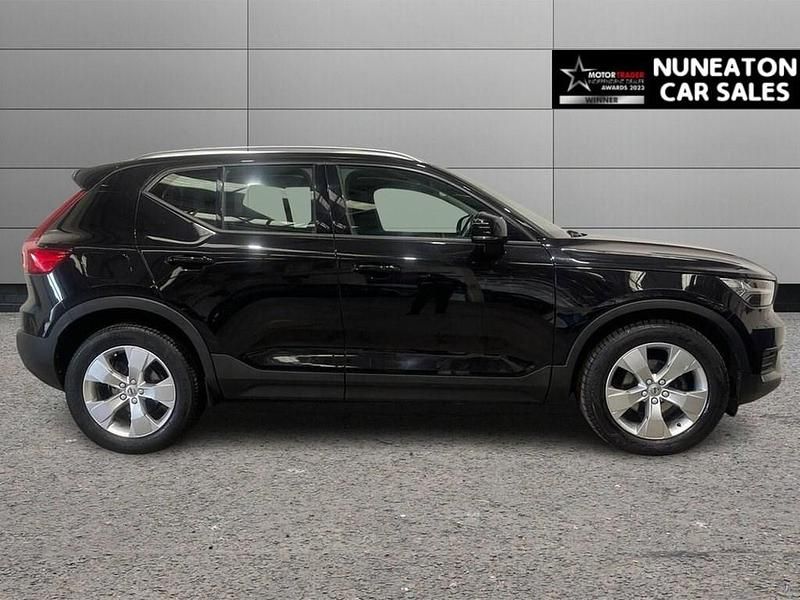 Usado Volvo XC40 Momentum 150 HP (110 kW) 2019 Preto SUV