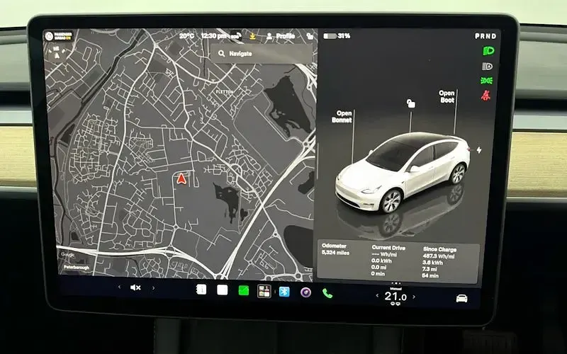 Used Tesla Model Y Standard Range 219 kW (299 HP) 2023 White SUV