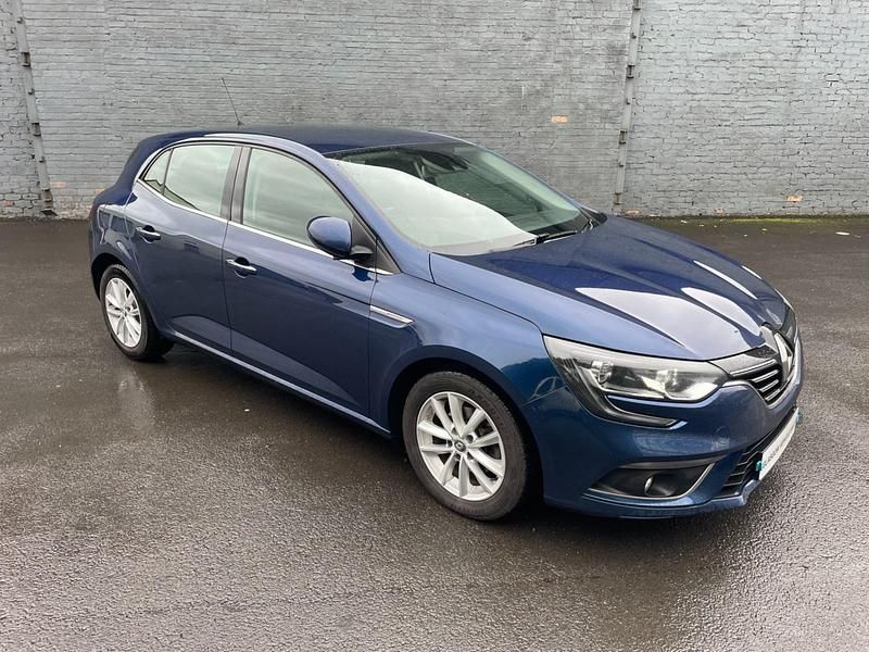 Blue Used 2016 Renault Mégane IV Dynamique Hatchback | £5,995 (Fair price) - Image 1/4