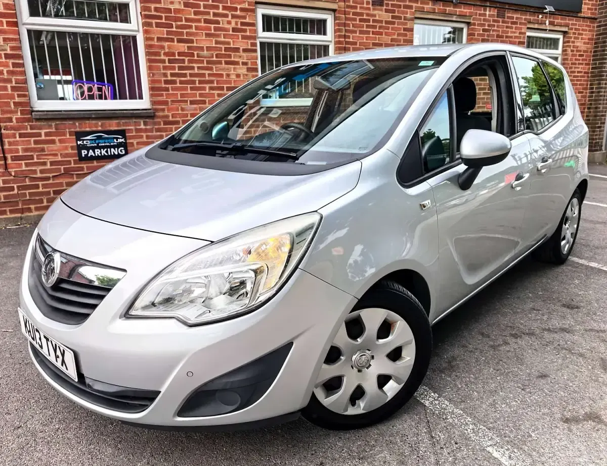 Used Vauxhall Meriva 118 HP (86 kW) 2013 Silver MPV