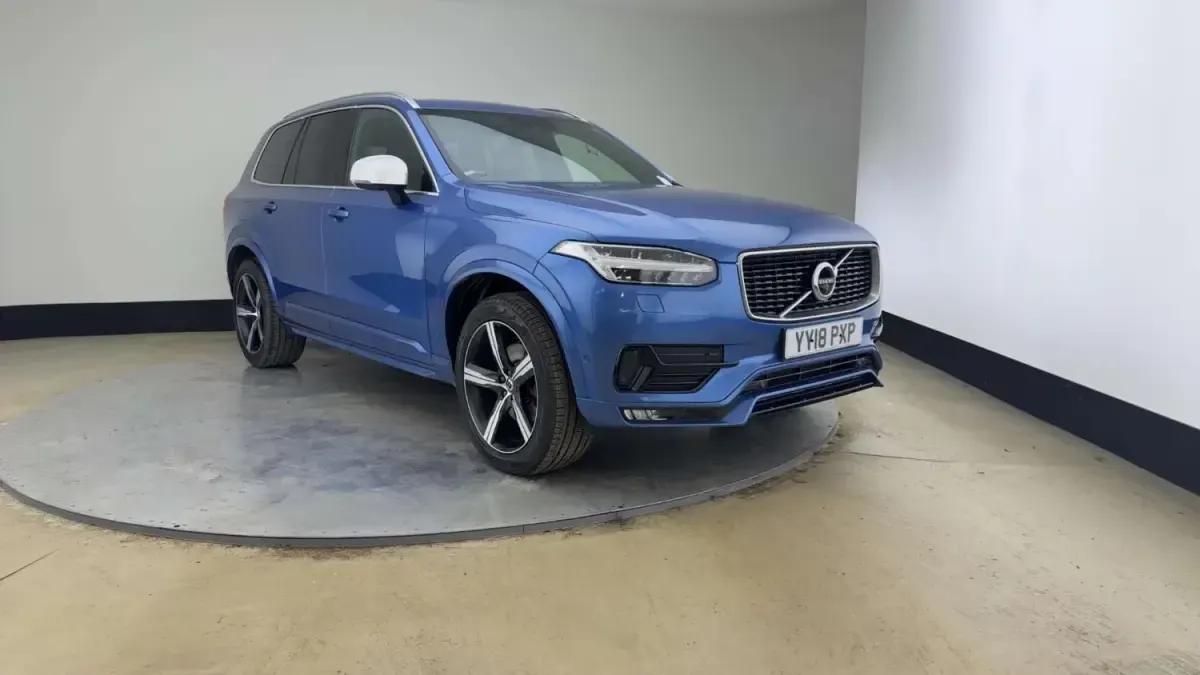 Usado Volvo XC90 R-Design 235 HP (172 kW) 2018 Azul SUV
