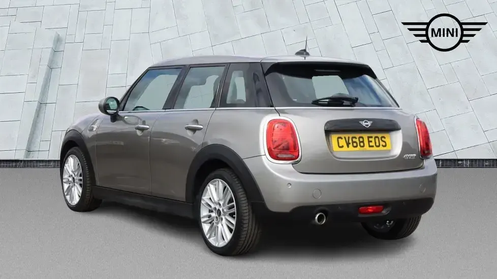 Used Mini Cooper Hatch 134 HP (98 kW) 2018 Silver Hatchback