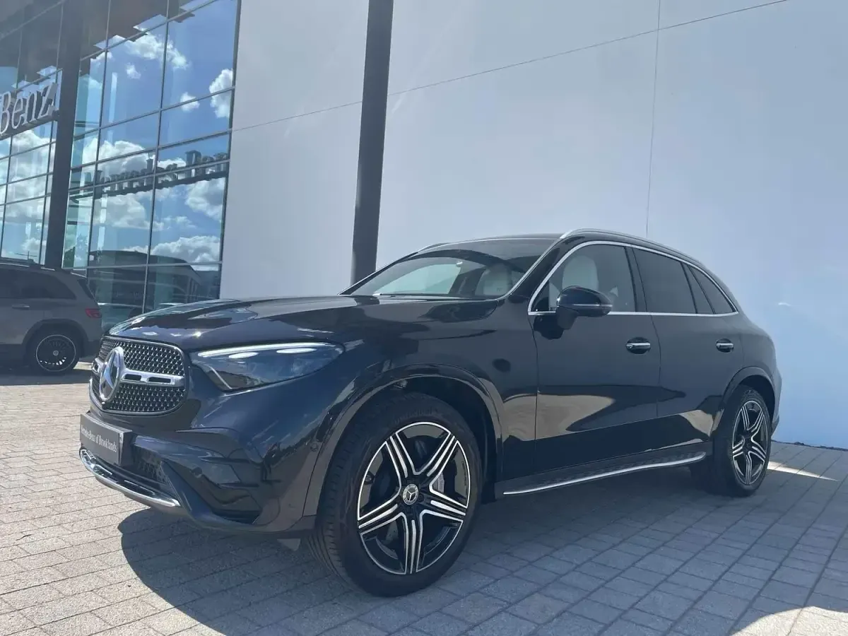 Used Mercedes GLC300 AMG line 269 HP (197 kW) 2026 Black SUV