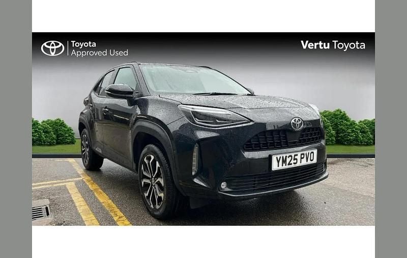 Used Toyota Yaris Cross Design 113 HP (83 kW) 2025 Black SUV