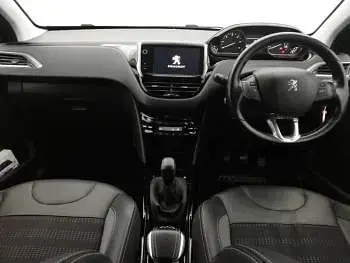 Used Peugeot 2008 Allure 99 HP (72 kW) 2017 Green SUV