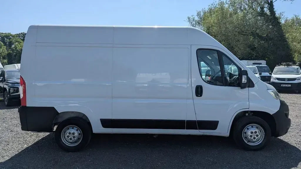 Used Citroën Relay 140 HP (102 kW) 2023 White Van