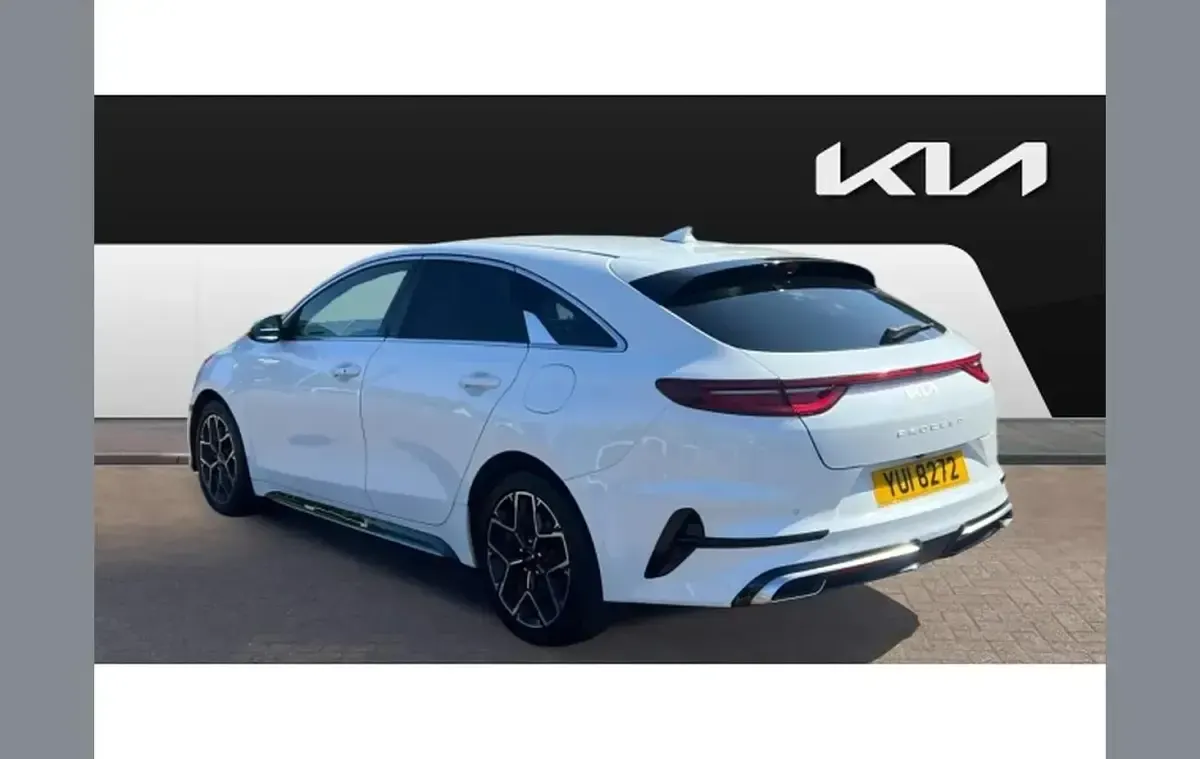 Used Kia ProCeed GT-Line 160 HP (117 kW) 2023 White Estate