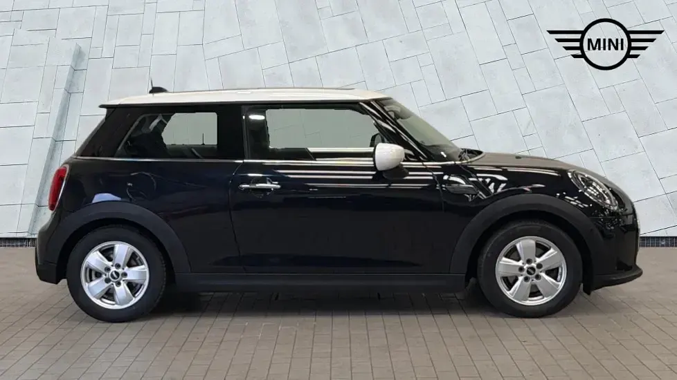 Used Mini Cooper Classic 134 HP (98 kW) 2022 Black Hatchback