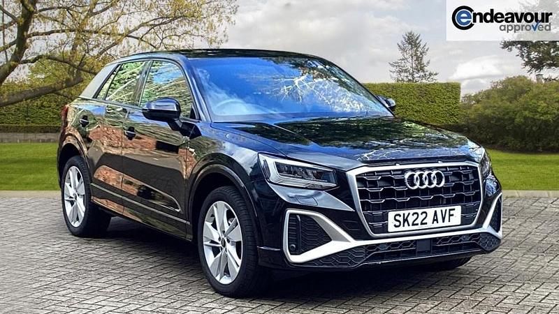 Begagnad Audi Q2 S-Line 2022 Svart SUV