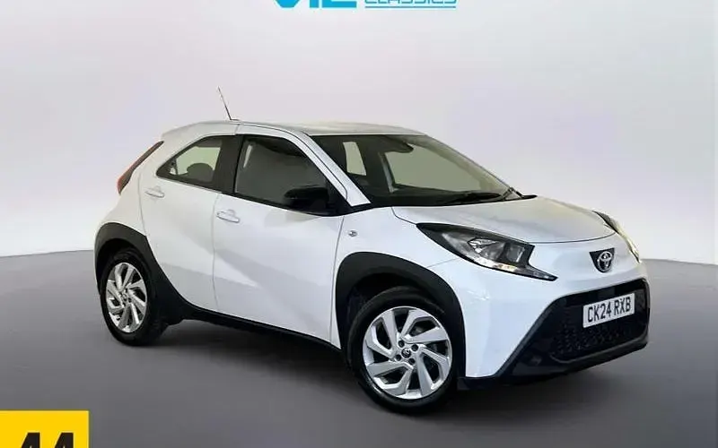 Used Toyota Aygo X PURE 72 HP (52 kW) 2024 SUV