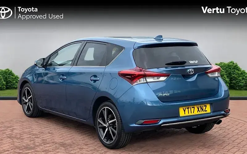 Used Toyota Auris Design 116 HP (85 kW) 2017 Hatchback