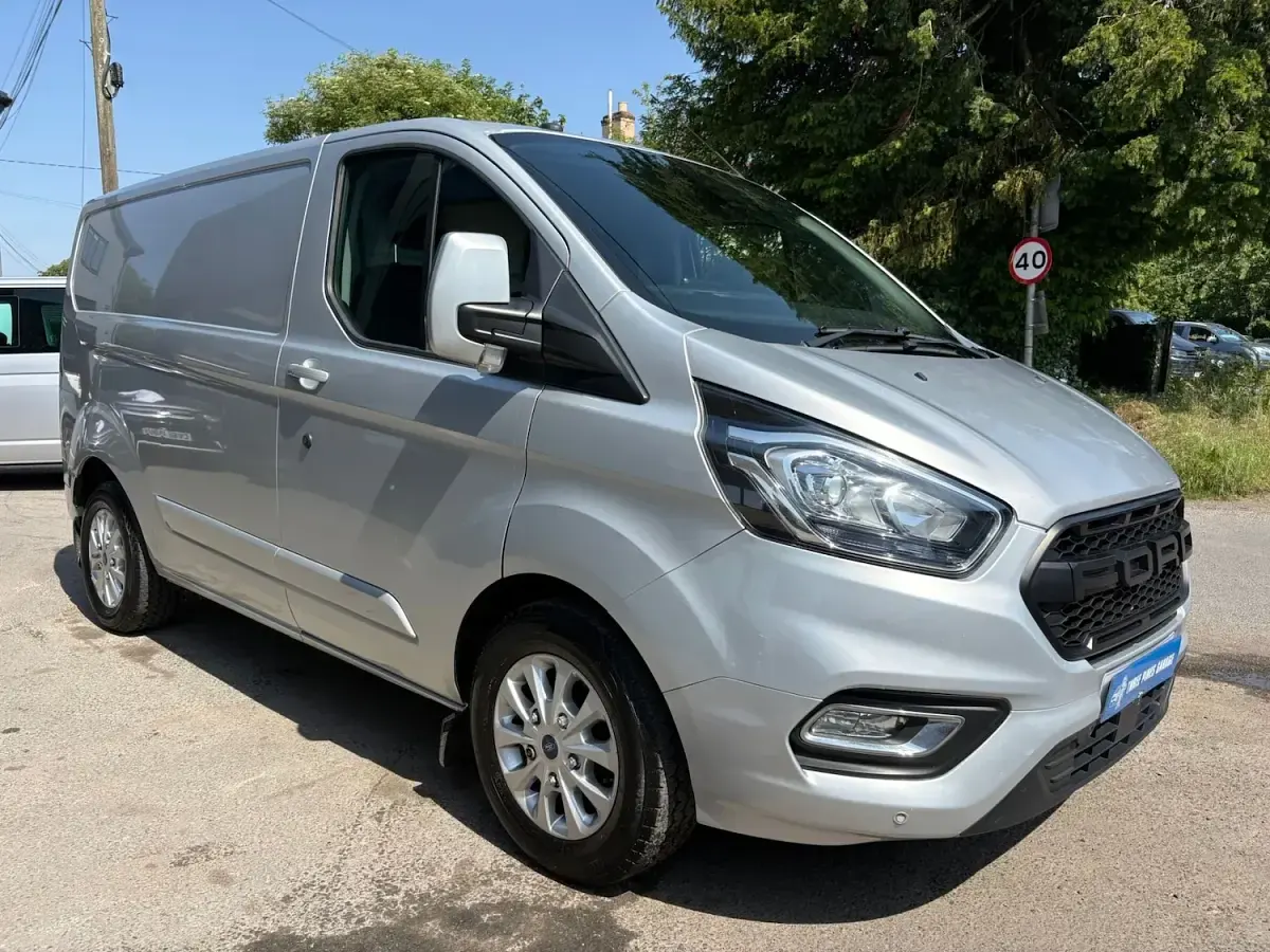 Used Ford Transit Custom Limited 130 HP (95 kW) 2018 Silver Van