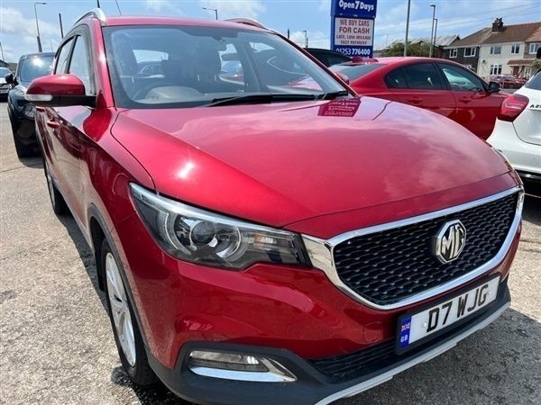 Red Used 2018 MG ZS Excite Sedan | £9,995 (Fair price) - Image 1/3