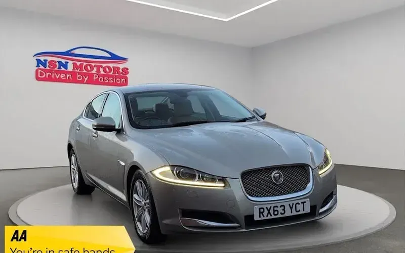 Used Jaguar XF Luxury 200 HP (147 kW) 2015 Sedan
