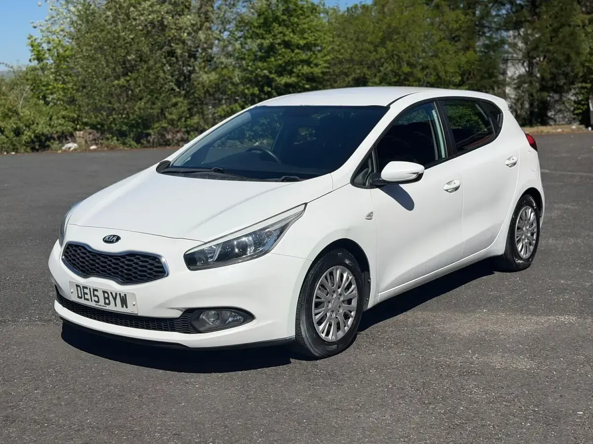 Used Kia Ceed 2015 White Hatchback