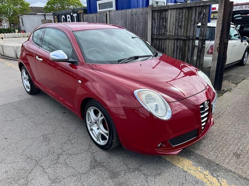 Used Alfa Romeo MiTo Distinctive 135 HP (99 kW) 2013 Red Hatchback