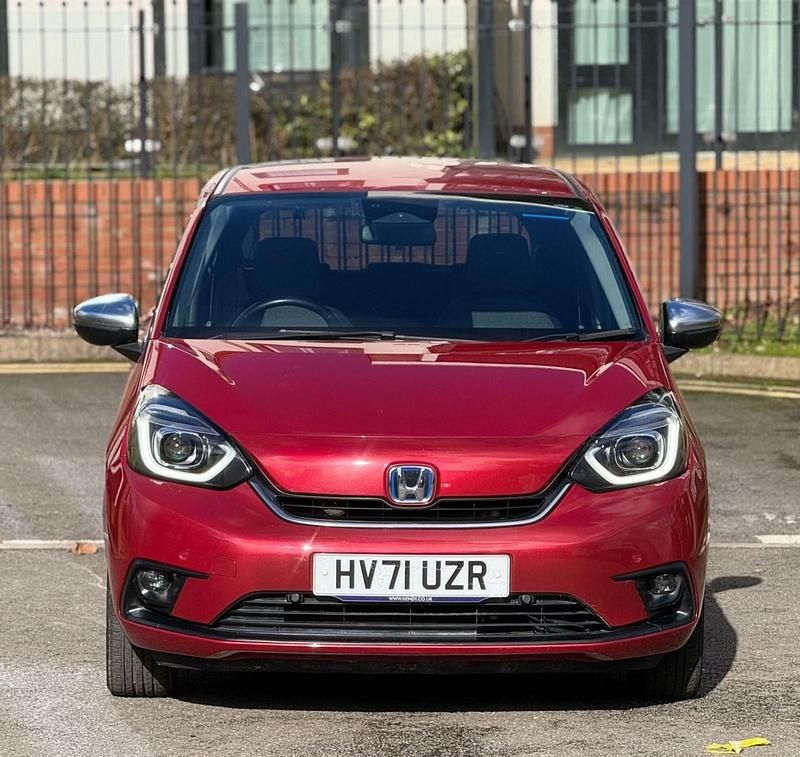 Second-hand Honda Jazz Hybrid 109 CP (80 kW) 2022 Roșu Hatchback