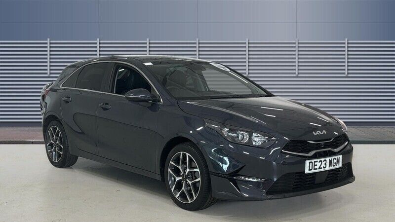 Grey Used 2023 Kia Ceed 3 Hatchback | £16,400 (Fair price) - Image 1/4