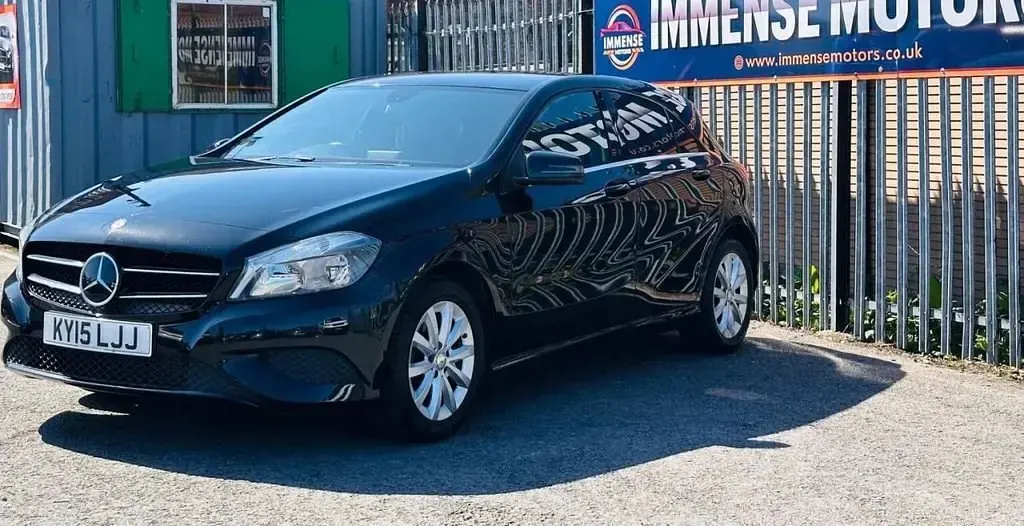Begagnad Mercedes A180 SE 2015 Svart Halvkombi