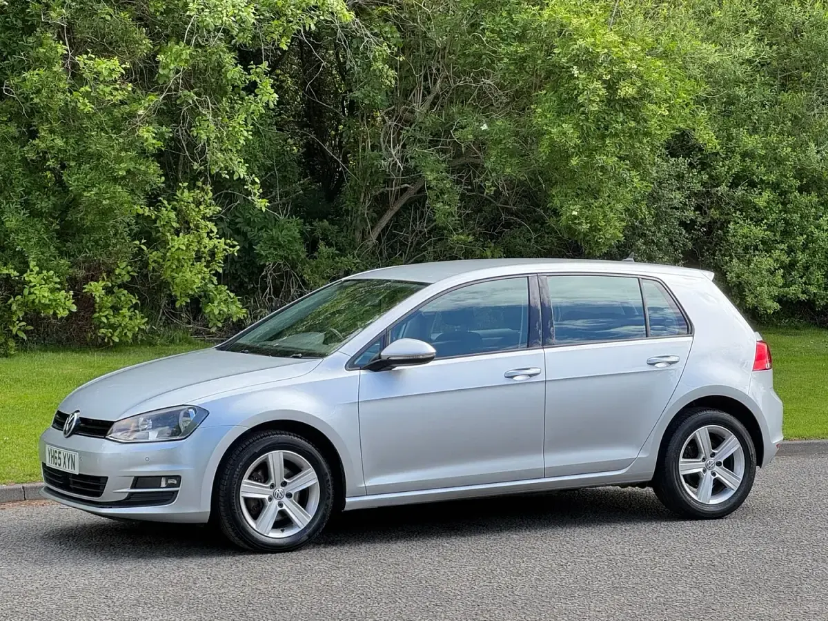 Used VW Golf VII Match 110 HP (80 kW) 2015 Silver metallic Hatchback