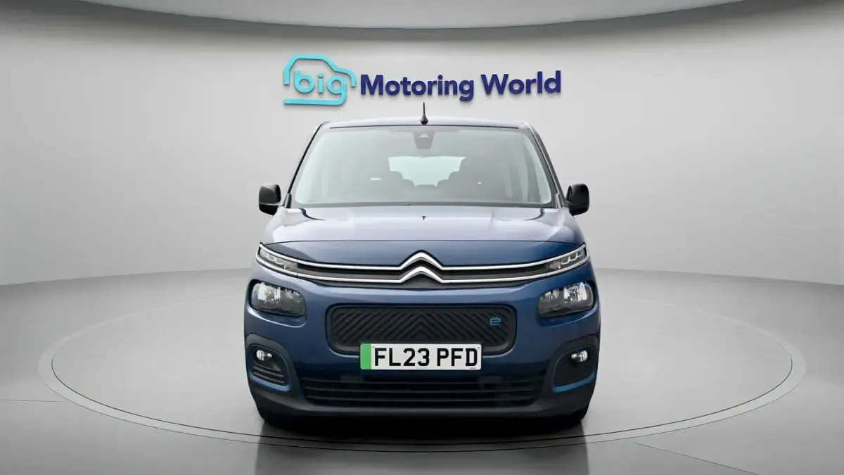 Used Citroën e-Berlingo Feel 100 kW (136 HP) 2023 Blue MPV