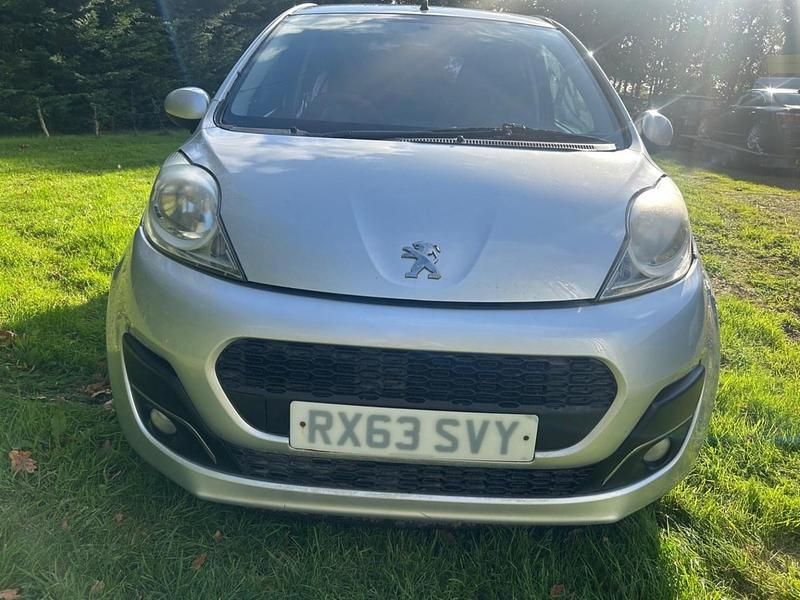 Used Peugeot 107 Active 68 HP (50 kW) 2013 Silver Hatchback