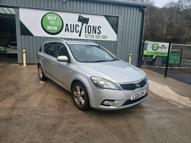 Silver Used 2011 Kia Ceed Hatchback | £1,250 (Good price) - Image 1/4