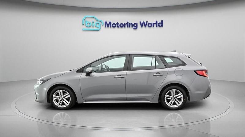 Used Toyota Corolla 122 HP (89 kW) 2022 Grey Estate