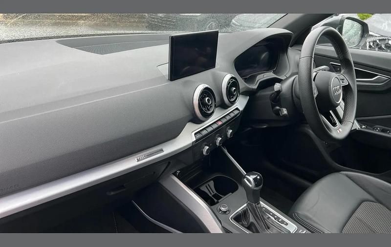 Used Audi Q2 S-Line 147 HP (108 kW) 2024 Grey SUV