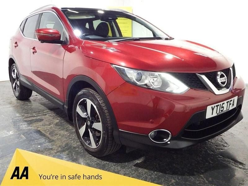 Red Used 2015 Nissan Qashqai N-TEC SUV | £8,000 (Good price) - Image 1/3