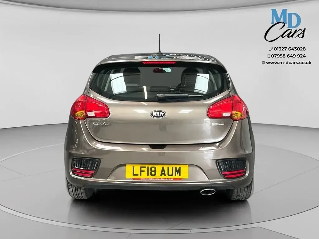 Używany Kia Ceed 134 KM (98 kW) 2018 Brązowy Hatchback
