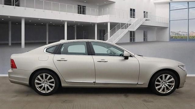 Used Volvo S90 Inscription 235 HP (172 kW) 2017 Gold Sedan