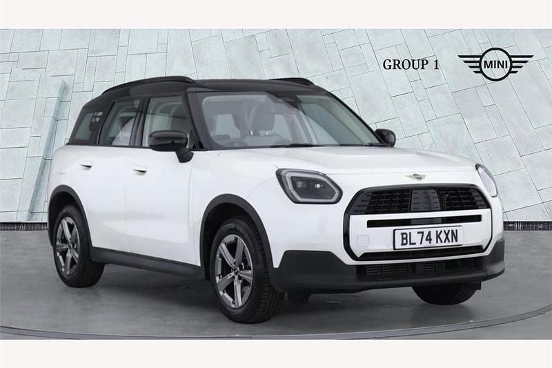 White Used 2024 Mini Countryman Classic SUV | £29,490 (Fair price) - Image 1/4