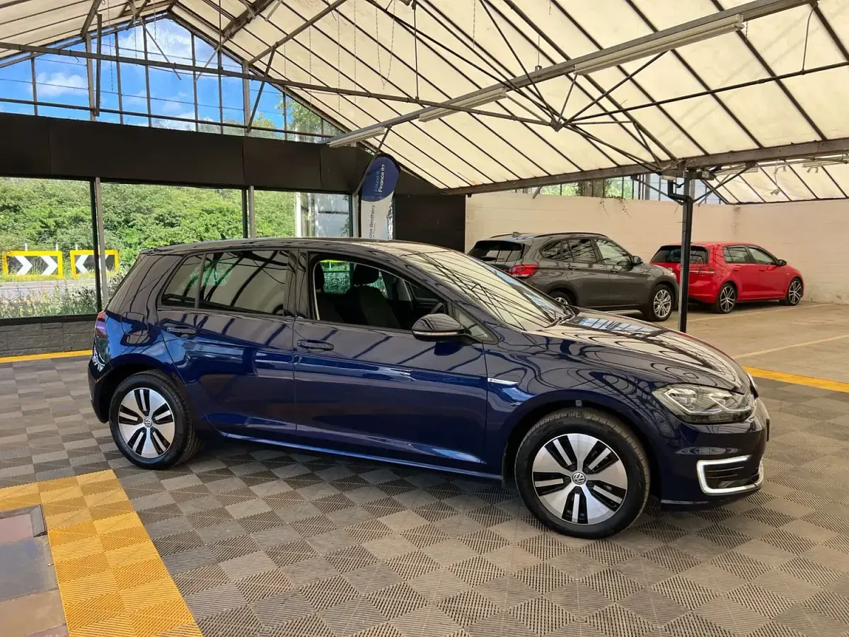 Used VW e-Golf 99 kW (135 HP) 2019 Blue Hatchback