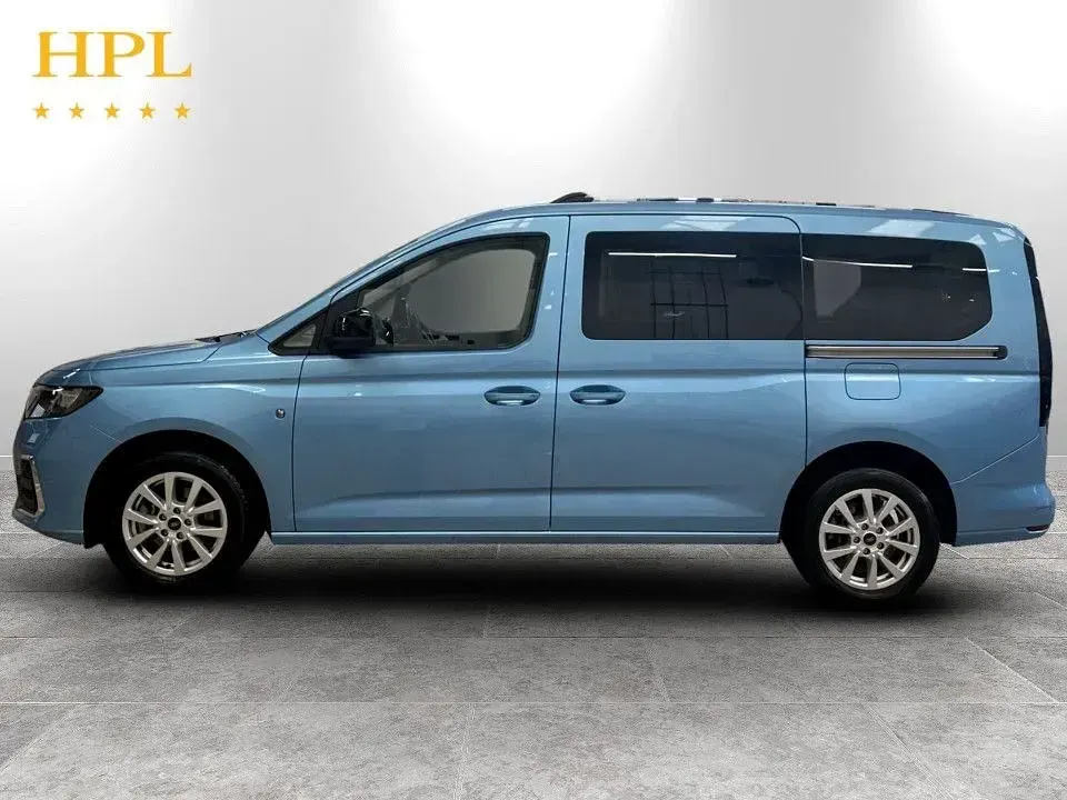 Used Ford Grand Tourneo Connect Titanium 114 HP (83 kW) 2024 Blue MPV