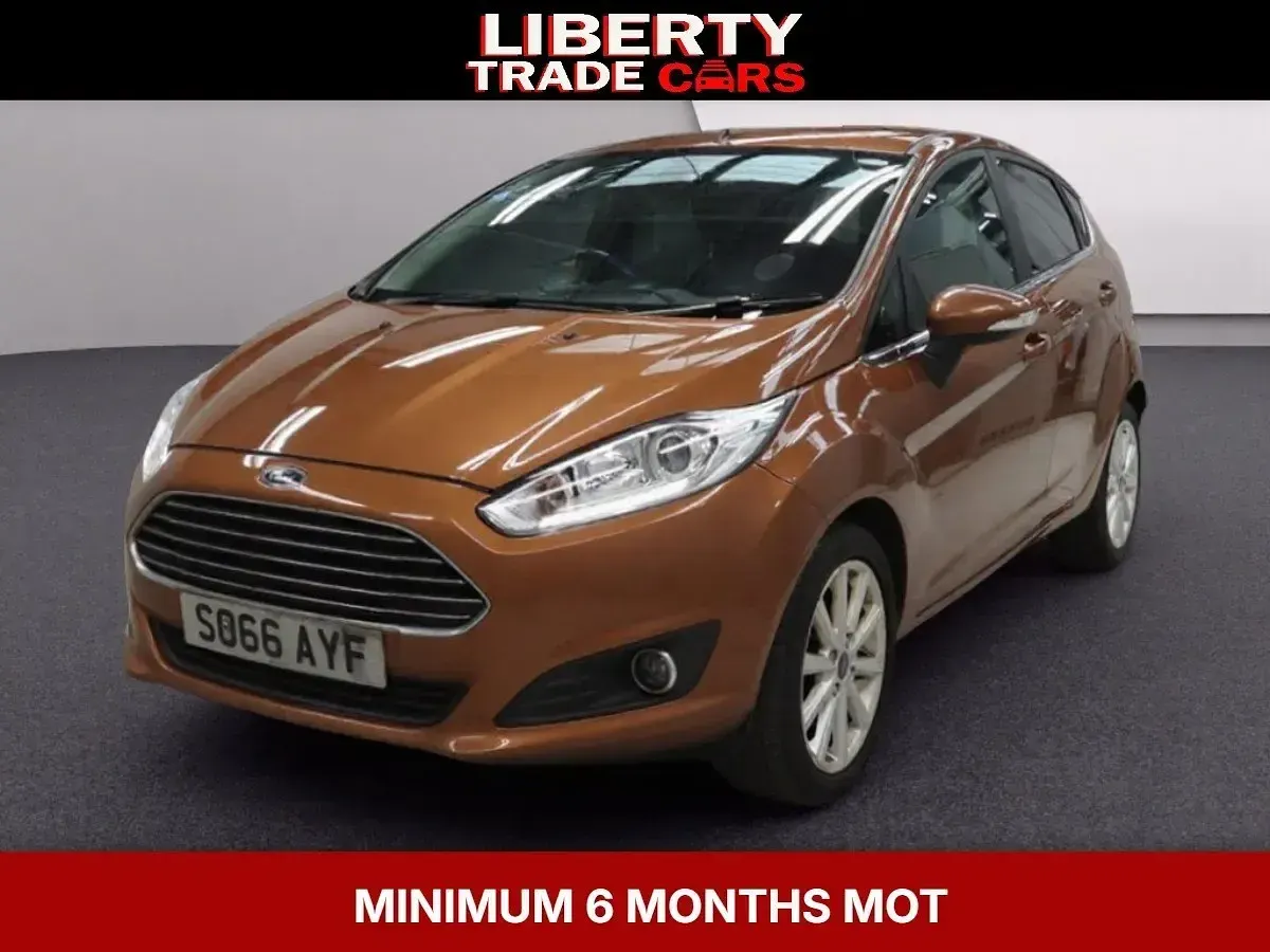 Usado Ford Fiesta Titanium 182 HP (133 kW) 2017 Castanho Citadino