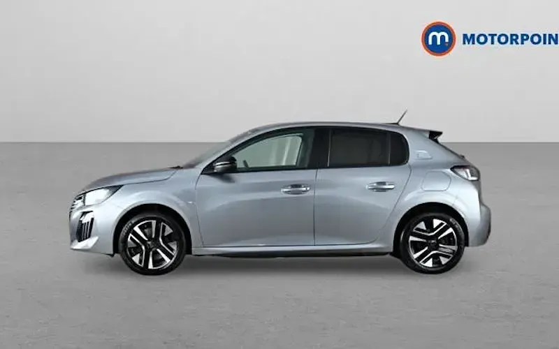 Used Peugeot e-208 Style 100 kW (137 HP) 2023 Hatchback