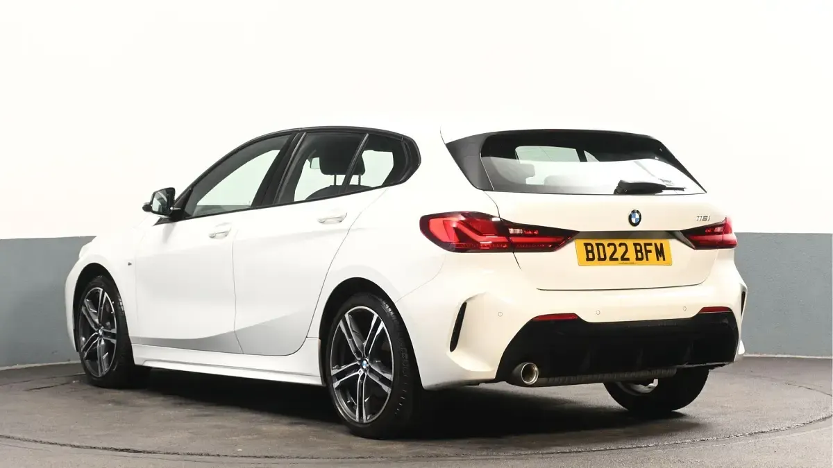 Used BMW 118 M Sport 134 HP (98 kW) 2022 White Hatchback