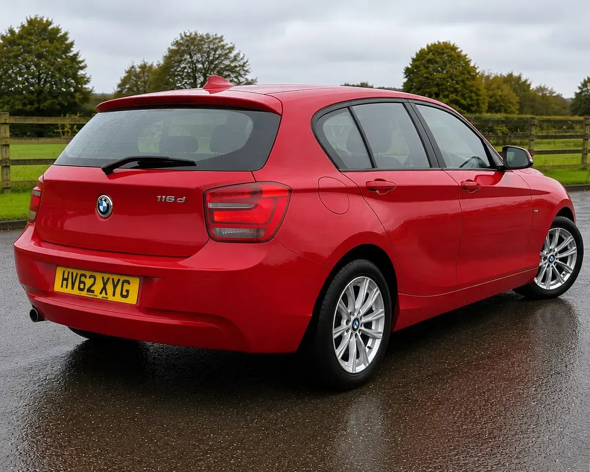 Used BMW 116 Efficient Dynamics 116 HP (85 kW) 2012 Red Hatchback
