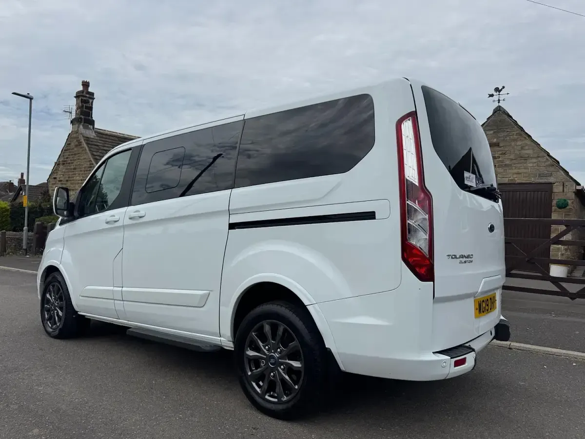 Used Ford Tourneo Custom Titanium 2019 White Van