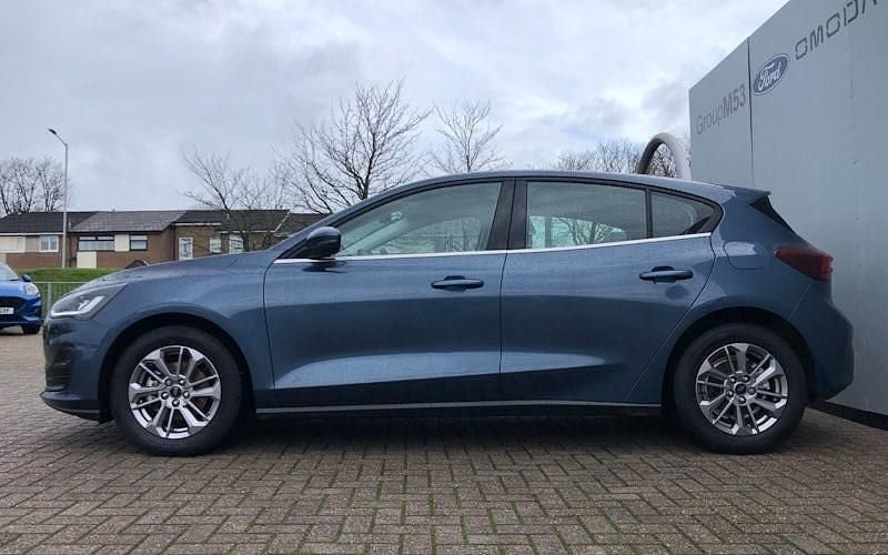 Used Ford Focus Titanium 155 HP (114 kW) 2023 Blue Hatchback