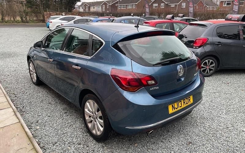 Used Vauxhall Astra Elite 165 HP (121 kW) 2015 Hatchback