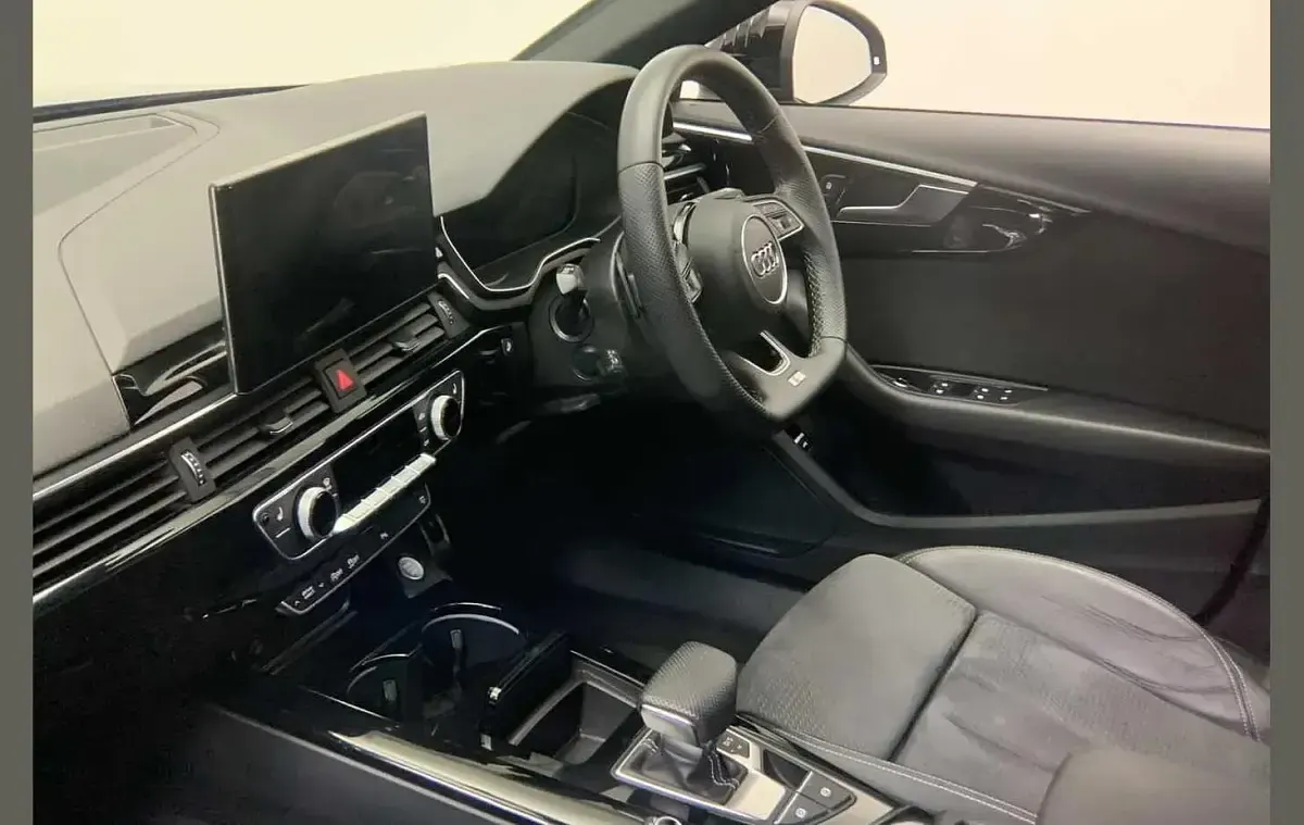 Used Audi A4 Black Edition 147 HP (108 kW) 2022 Blue Estate